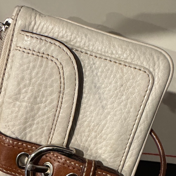 Coach Soho White Leather Wristlet with Brown Buckle Accent - Picture 7 of 9